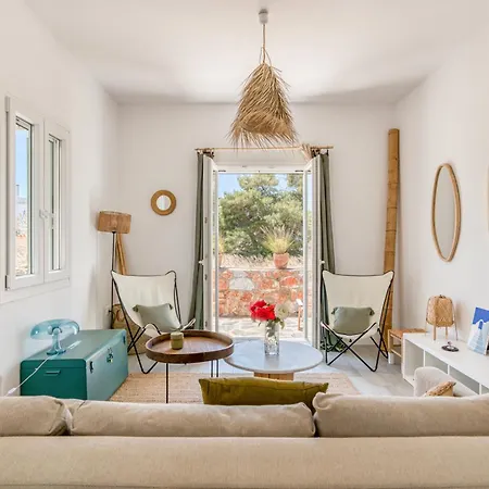 Paros Spiti Mataki بيت للعطل *